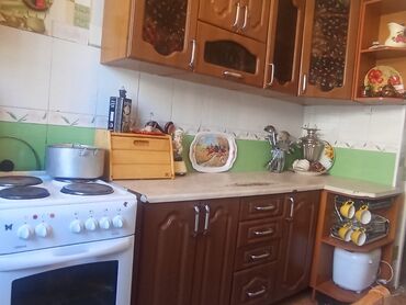Эмерек топтомдору: Продаю кухонный гарнитур