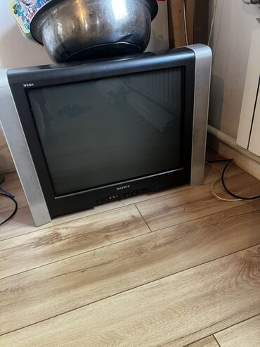 игровая приставка денди: Телевизор Sony Trinitron WEGA с электронно-лучевой трубкой. Модель