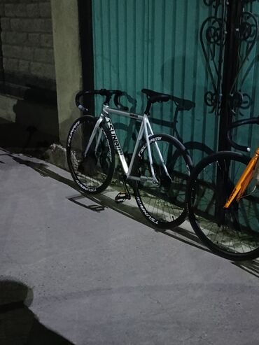 обмен на фикс: Шоссейный велосипед, Tsunami, Рама L (172 - 185 см), Б/у