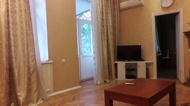 Uzunmüddətli kirayə mənzillər: Səbail rayonu, İçərişəhər metrosu yaxınlığında, Axundov bağının — 5