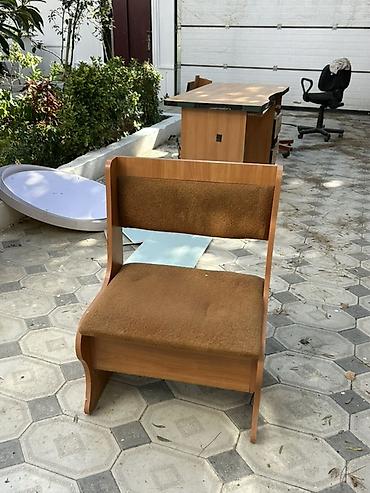 oval masalar: Taxta karkaslı yumşaq stul - Material: ağac karkas, oturacaq və bel — 1