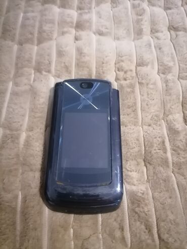 Motorola: Motorola preklopni telefon (RAZR serija) - Klasični preklopni dizajn — 8
