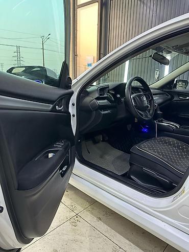 Honda: Honda Civic: 2017 г., Седан — 6