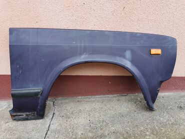 Auto delovi: Prednje desno krilo Lada 2104 Karavan, Lada 2105, Lada 2107 Riva. U — 1