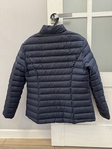 плюшевая куртка nike оригинал: Легкая пуховая куртка, состояние отличное