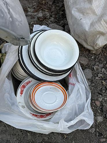 турецкий кухонный гарнитур: Набор кухонной посуды из металла и эмали Состав: - Глубокие — 4