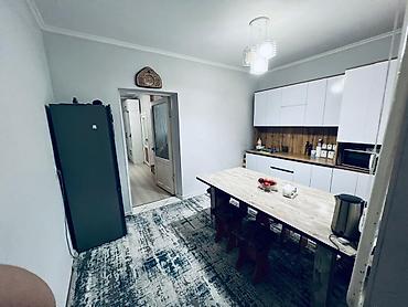 Продажа коттеджей и домов: Продаётся двухэтажный жилой дом с закрытым двором и просторной крытой — 9