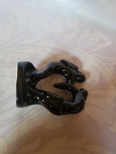 Figure: Figura, bоја - Crna, Novo — 10