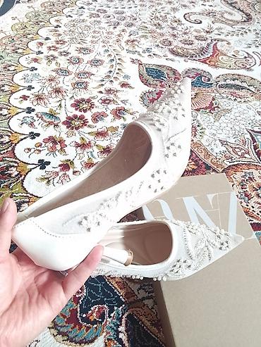 обув бишкек: Туфли, 36.5, Zara, Колдонулган, түсү - Ак, Өзү алып кетүү — 4