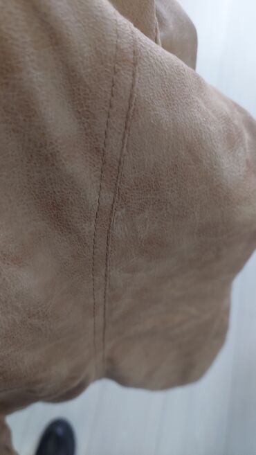 Ostale jakne, kaputi, prsluci: Zenske jakne za prelazan period. Cena po komadu 400Prve dve su M-38,a — 13