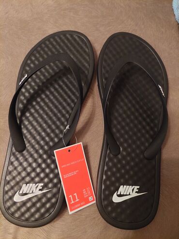Sandale i japanke: Nike 
Nove nove japanke
43 Kutija orginal ima