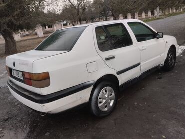 чехол для машины цена: Volkswagen Vento: 1992 г., 1.8 л, Механика, Бензин, Седан