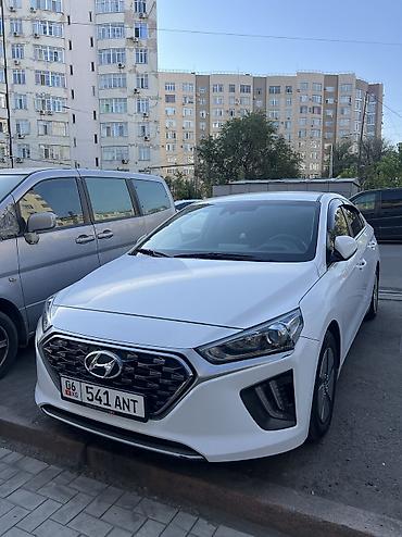byd e2 2025: Hyundai Ioniq: 2020 г., Гибрид, Лифтбек — 2