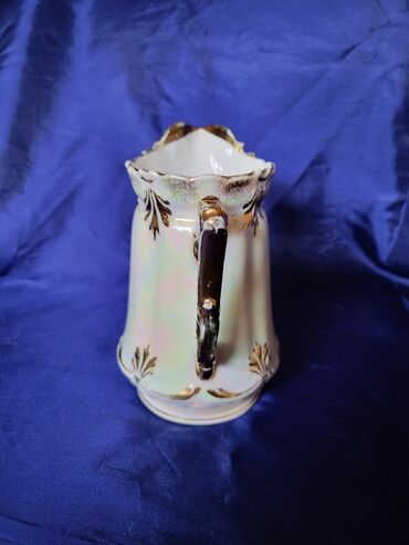 Čajnici: Bokal porcelan,sedef glazura 1914 do 1918godina. Bokal je na lalafo.rs — 7 Čajnici: Bokal porcelan,sedef glazura 1914 do 1918godina. Bokal je — 7