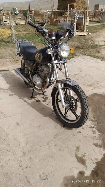 Мотоциклы: Классический мотоцикл Suzuki, 150 куб. см, Бензин, Взрослый, Б/у