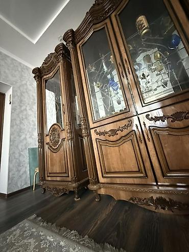 үй эмерек: Классический набор шкафов-витрин для гостиной. ( новый) - Материал — 1