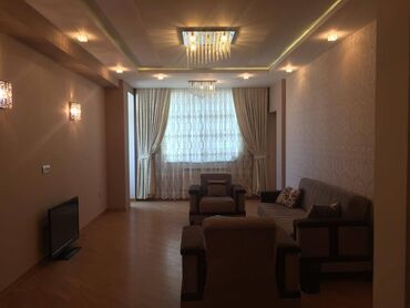 sebail rayonu kiraye evler: Patamdartda,2 massivdə yolun kənarında (Bazar Storla üzbəüz) 9/14