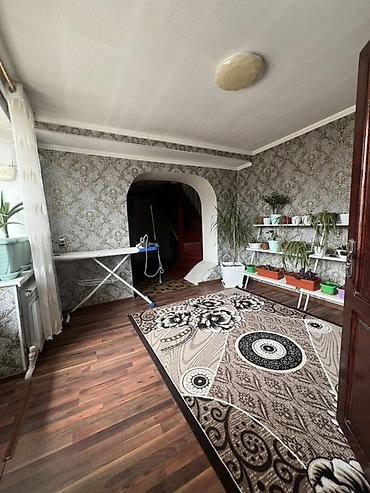 Продажа коттеджей и домов: Продается!Просторный частный дом с большим навесом во дворе - Уютный — 13