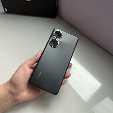 yeni model telefonlar: Yenidi. Karobka original başlığ şunur kabra hərşeyi var Snapdragon