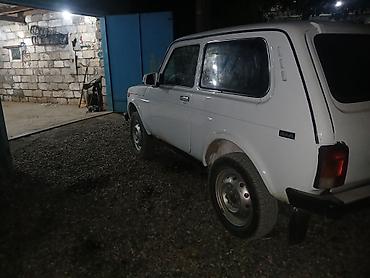 VAZ (LADA): Model: Lada Niva (VAZ 2121) Kuzov: 3 qapılı, ağ rəng Ötürücü: Tam — 7