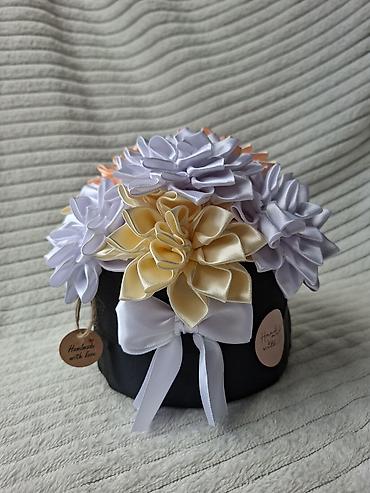 Ostali kućni dekor: Ručne dekorativne kutije sa satenskim cvećem - Unikatne aranžmane — 8