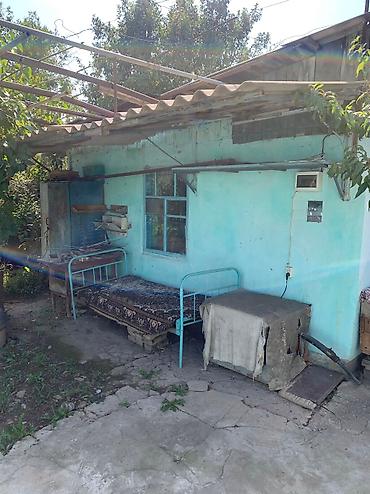 рухий мурас 1: Продаётся Дом, город Кемин, улица 40 лет октября, на территории — 3