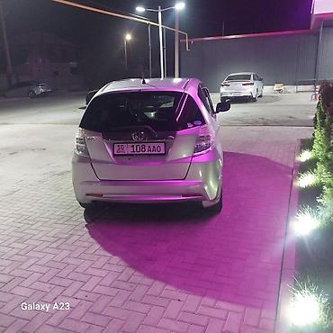 Honda: Honda Fit: 2010 г., 1.3 л, Вариатор, Гибрид, Хэтчбэк — 6