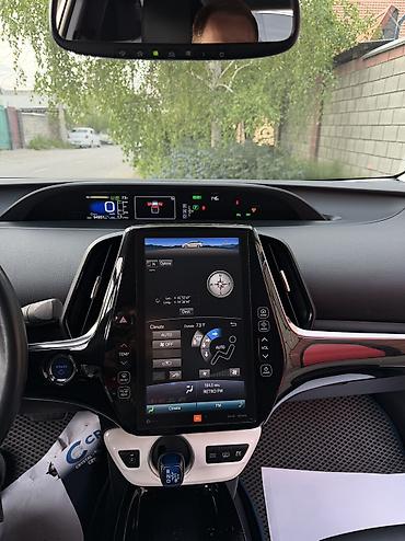 byd e6: Toyota Prius: 2017 г., 1.8 л, Электромобиль, Хэтчбэк — 9