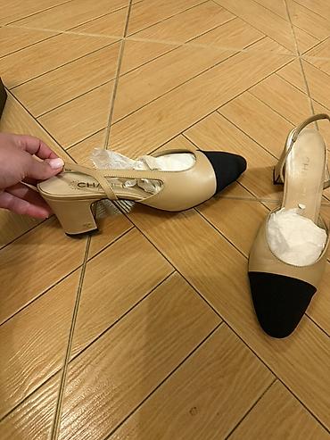 Tuflilər: Məhsul: Qadın ayaqqabısı – bej/qaranın kombinasiyasında slingback — 1