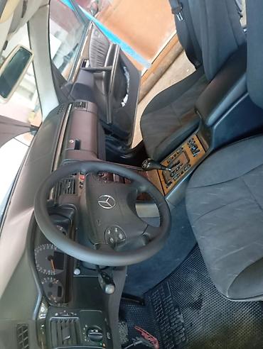 ses bogucu: Mercedes-Benz 270: 2.7 l | 2000 il Sedan — 9
