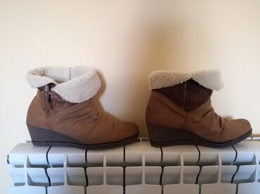 obuca bata novi sad: Ankle boots, Badura, 38