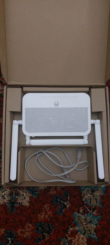 usb modem: Huawei EchoLife HG8245W5-6T GPON Wi‑Fi router. İdeal vəziyyətdə
