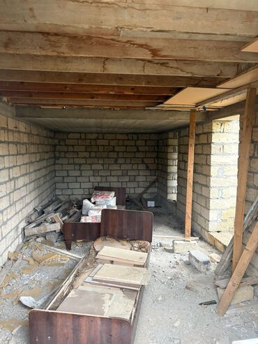 Həyət evləri və villaların satışı: Satılır: 2 mərtəbəli yarımçıq tikili (daş ev) - Tikinti materialı — 6