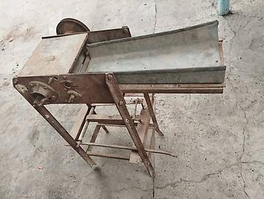 Колье: Металлический станок/механизм с загрузочным лотком и приводным узлом — 30