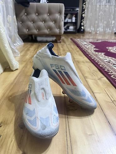 Butslar Adidas, Ölçü: 42, İşlənmiş lalafo.az -da Butslar Adidas, Ölçü: 42, İşlənmiş