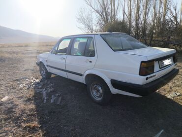 дом на колосах: Volkswagen Jetta: 1987 г., 1.8 л, Механика, Бензин, Седан