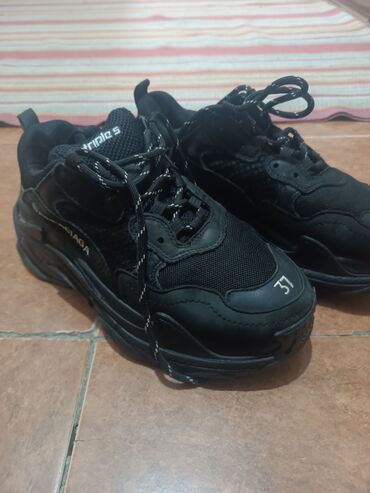 Çəkmələr: Ikinci el ayyagabilar müxtəlif razmerlerde yeniside var içinde. her — 5