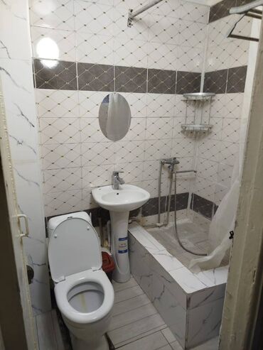 сдаю дом долгосрочно без хозяина: 1 бөлмө, 30 кв. м, Жеке план, 1 кабат, Эски ремонт