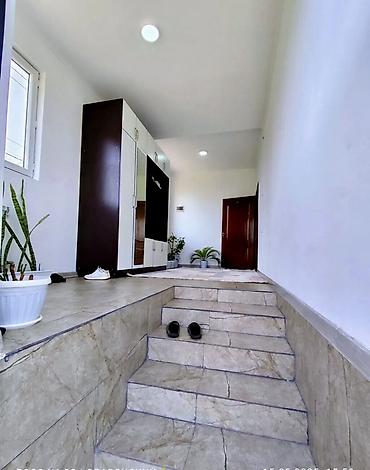 Кыймылсыз мүлк: 🏠Кирпичный 🧱 большой Дом. Просторный жилой дом с большим двором и — 4