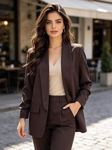 elipsa bluze: BIG SIZE SAKOI
Vel: 42-50
Cena: 4100 dinara
Uvoz Turska — 3
