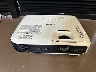 Проекторы: Проектор Epson EB-X04 - Яркость до 2800–3000 лм (3LCD) — чёткое — 1