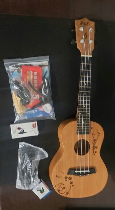 ���������������� �� �������������� в Кыргызстан | Гитары: Продаю укулеле концерт 23 дюйм (58 см). Новое укулеле с красивым
