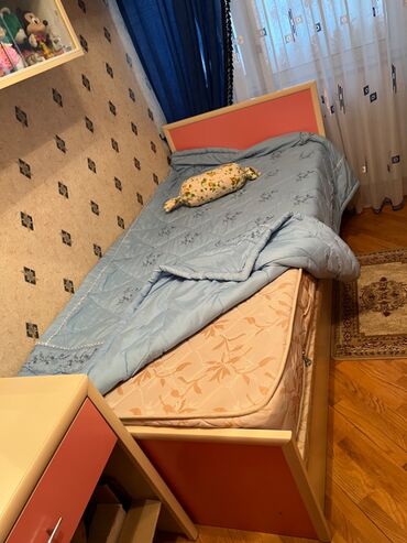 Uşaq və gənc otağı üçün dəstlər: Oğlan və qız üçün, İşlənmiş, Təknəfərlik çarpayı, Yazı masası, Dolab, Komod — 7