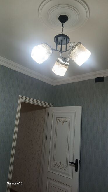 Uzunmüddətli kirayə mənzillər: KİRAYƏ ÜÇÜN İŞİQLİ və səliqəli mənzil otağı və geniş mətbəx. MENZİL — 20