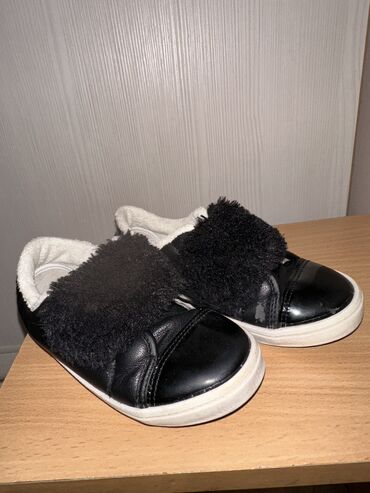 детская обувь 26 размер: Мокасины Корея Состояние нормальное. Удобные, мягкие, на липучке