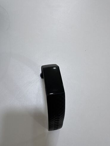 ремешки на garmin: Продаю умные часы Fitbit charge 4. Покупали в алмате за 22к сом Про