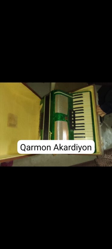 musiqi aletleri qarmon: Akustik Akkordeon, İşlənmiş, Ünvandan götürmə