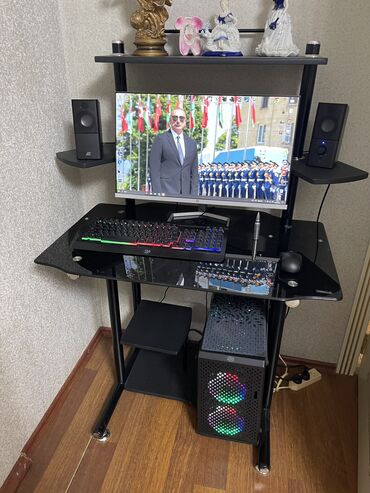 Ofis dəst mebeli: Komputer stolu