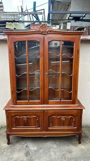 Stilske vitrine: Stilska vitrina Stilska vitrina U odličnom stanju Kao na slikama 💰 — 3