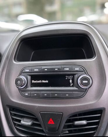 Chevrolet: Chevrolet Spark: 2018 г., 1 л, Вариатор, Бензин, Хэтчбэк — 17